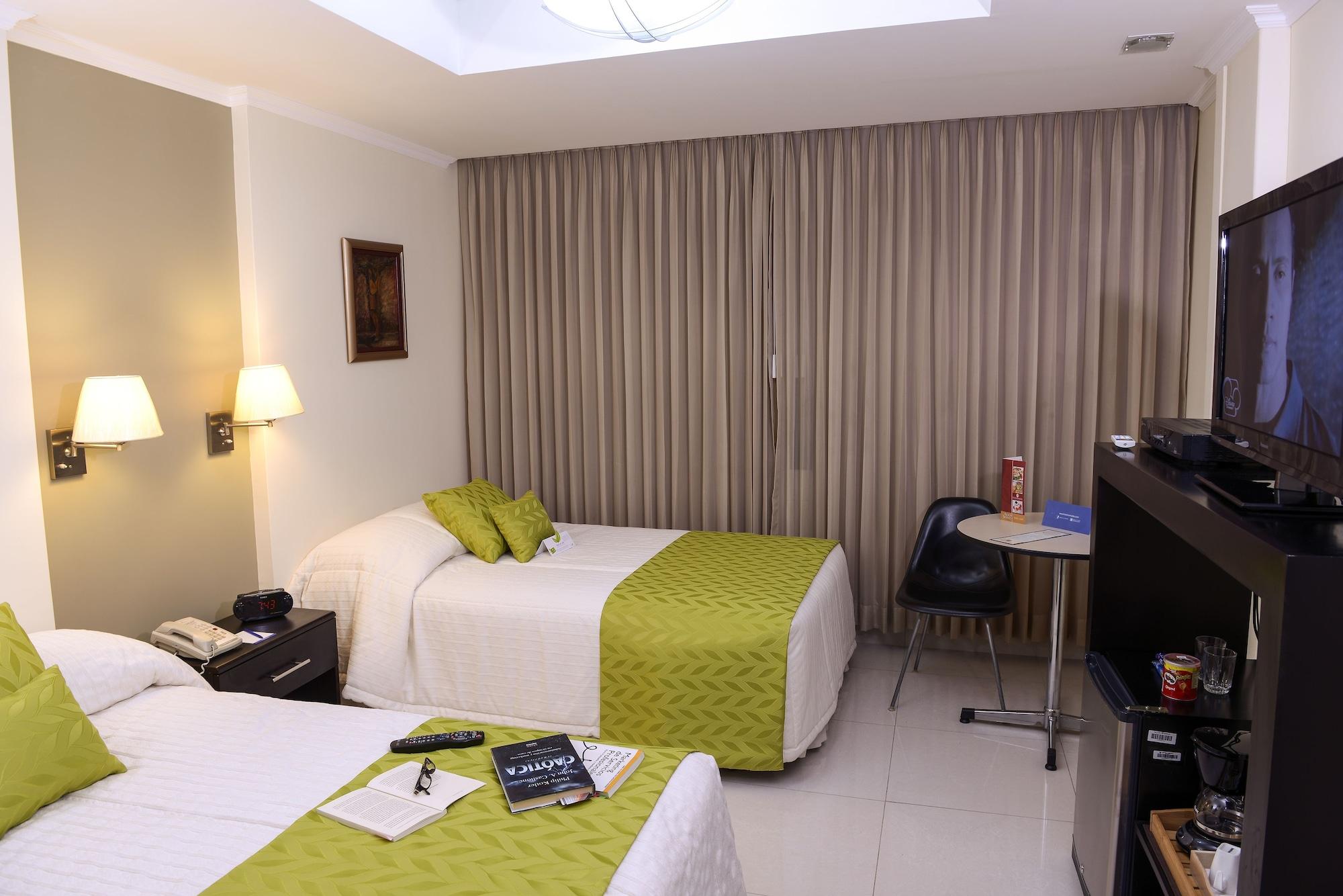גוויאקיל Hotel Ramada מראה חיצוני תמונה