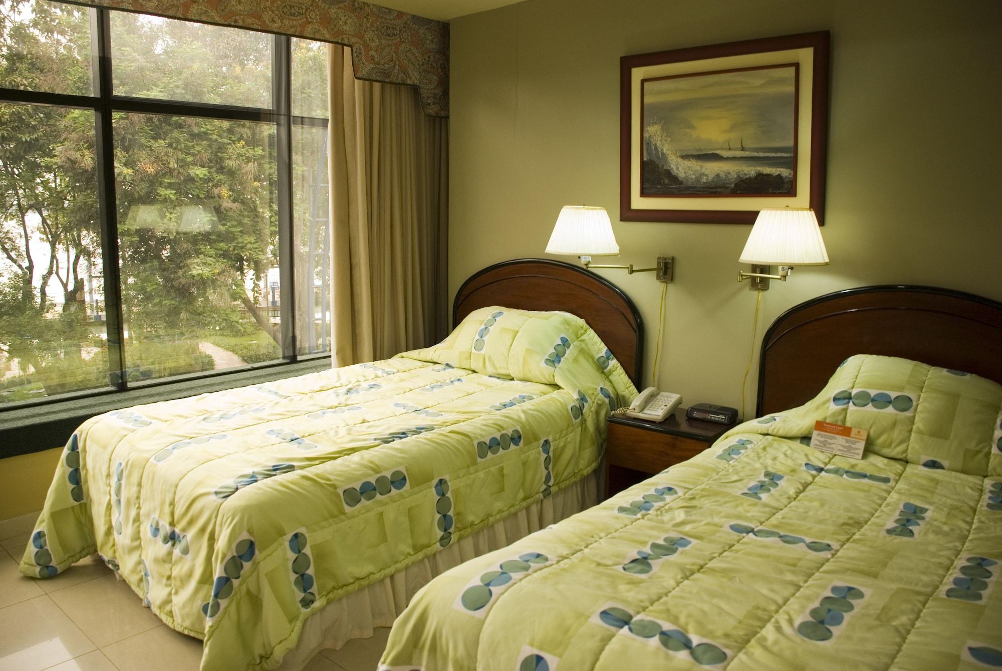 גוויאקיל Hotel Ramada מראה חיצוני תמונה