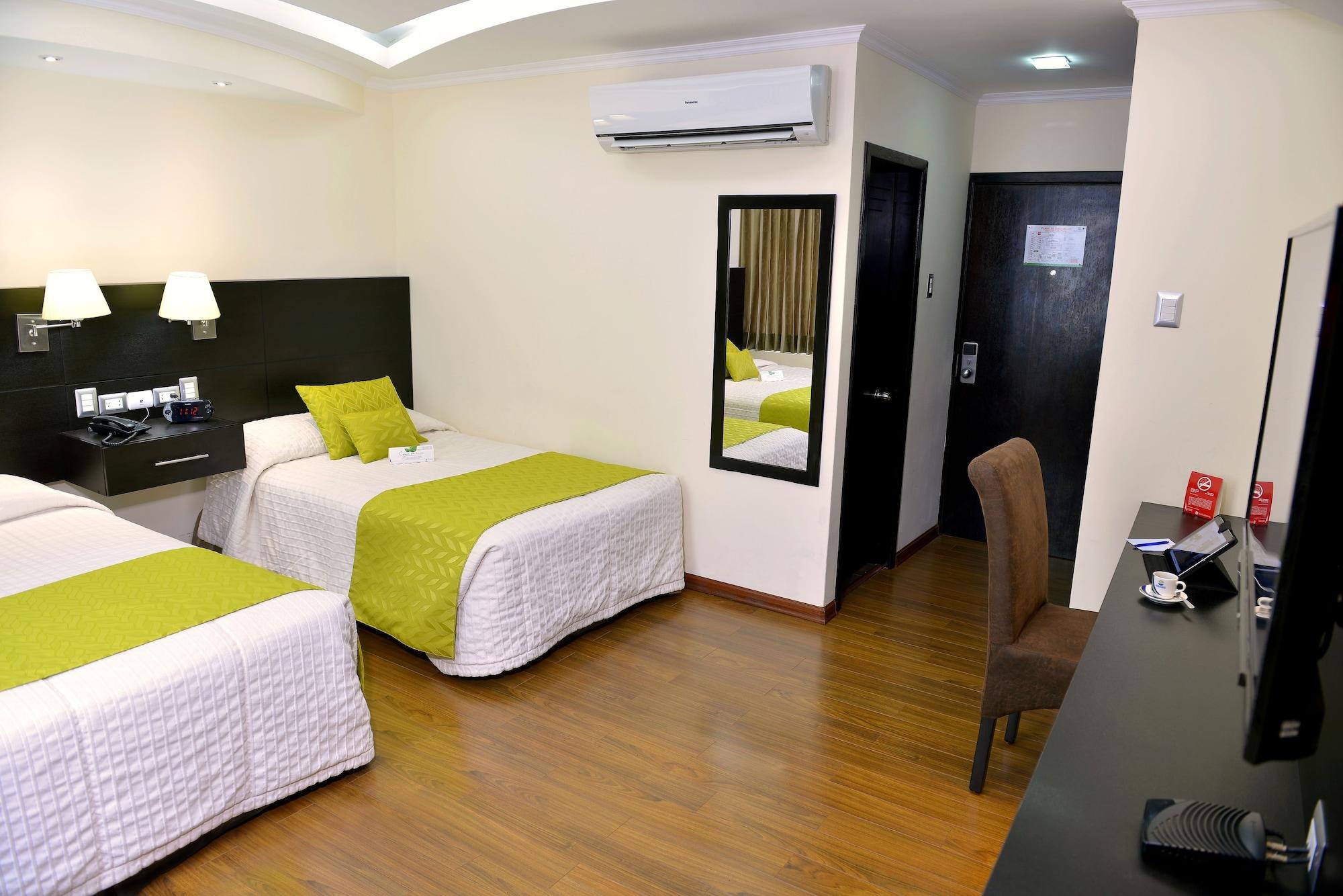 גוויאקיל Hotel Ramada מראה חיצוני תמונה