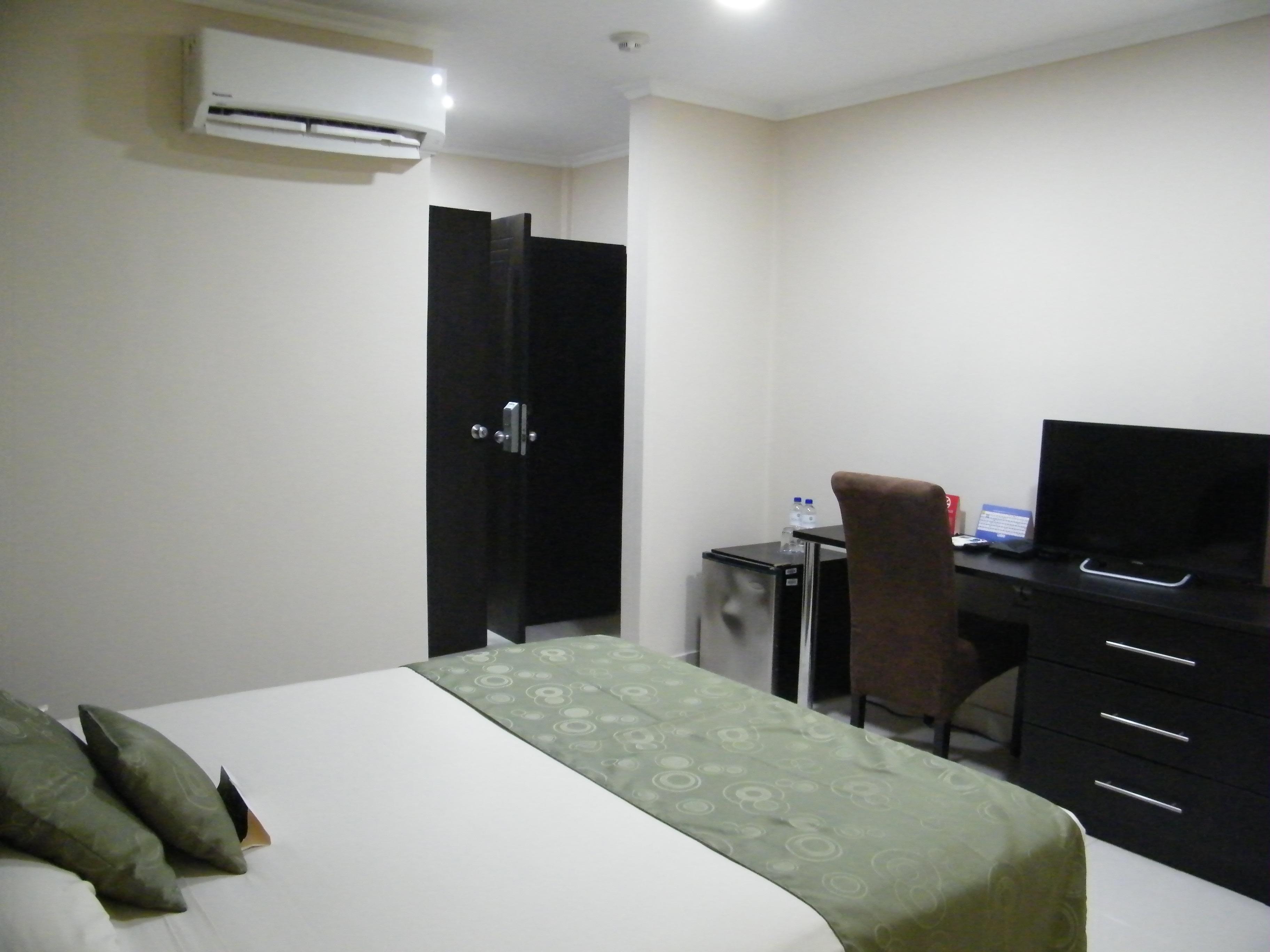 גוויאקיל Hotel Ramada מראה חיצוני תמונה