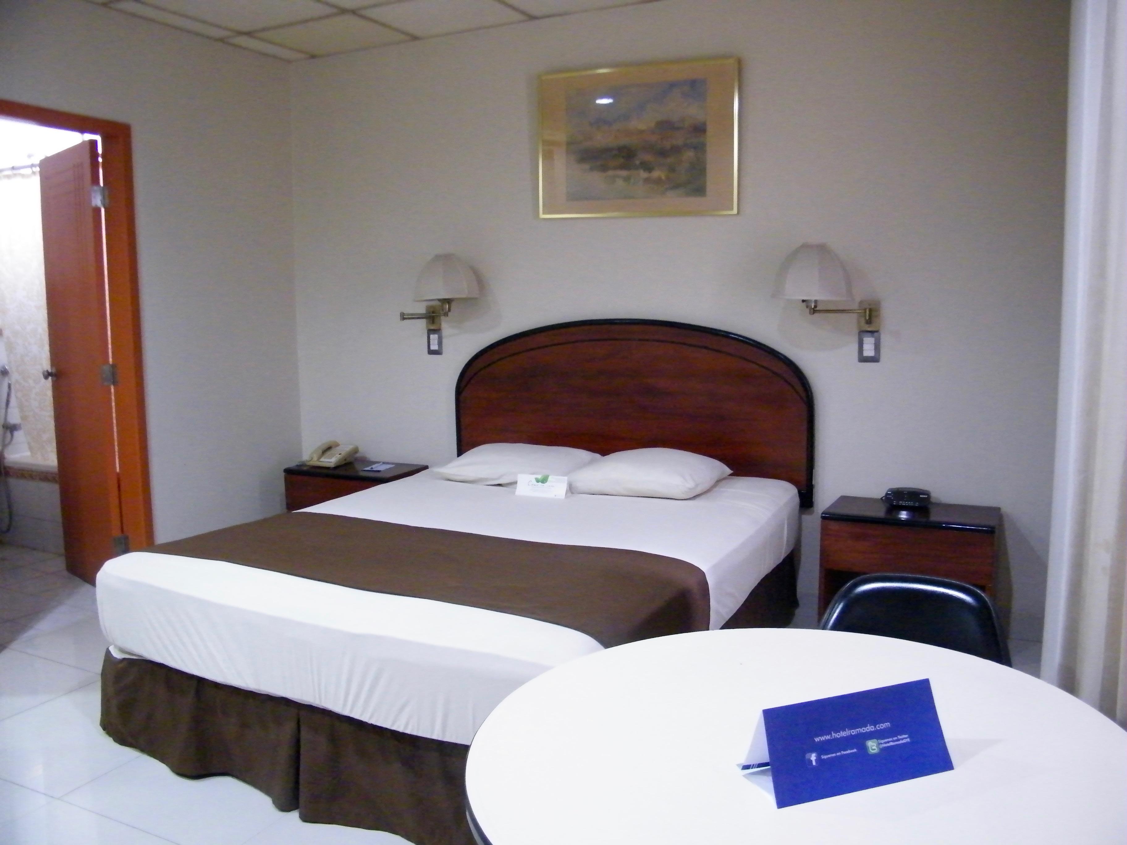 גוויאקיל Hotel Ramada מראה חיצוני תמונה