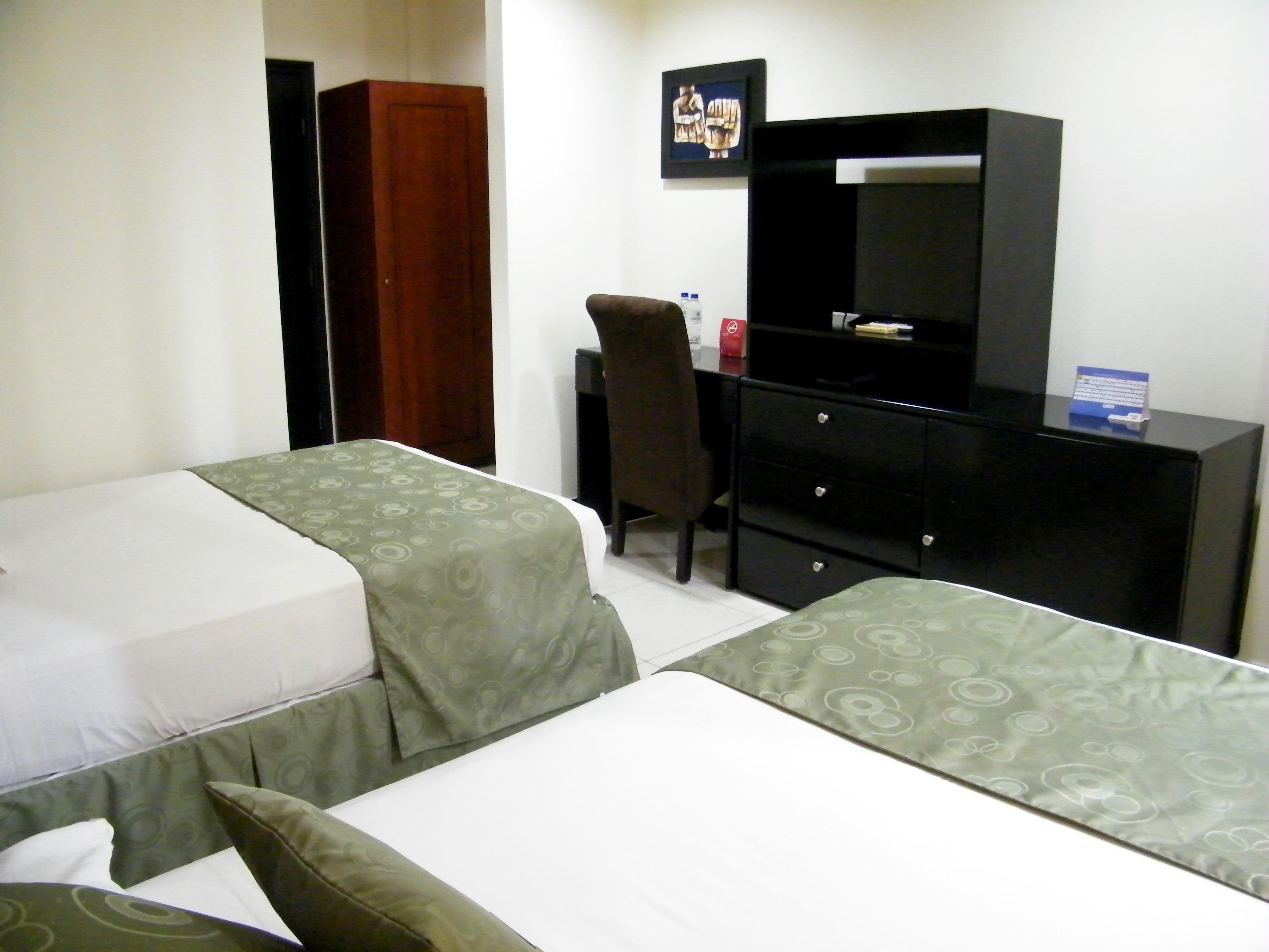 גוויאקיל Hotel Ramada מראה חיצוני תמונה