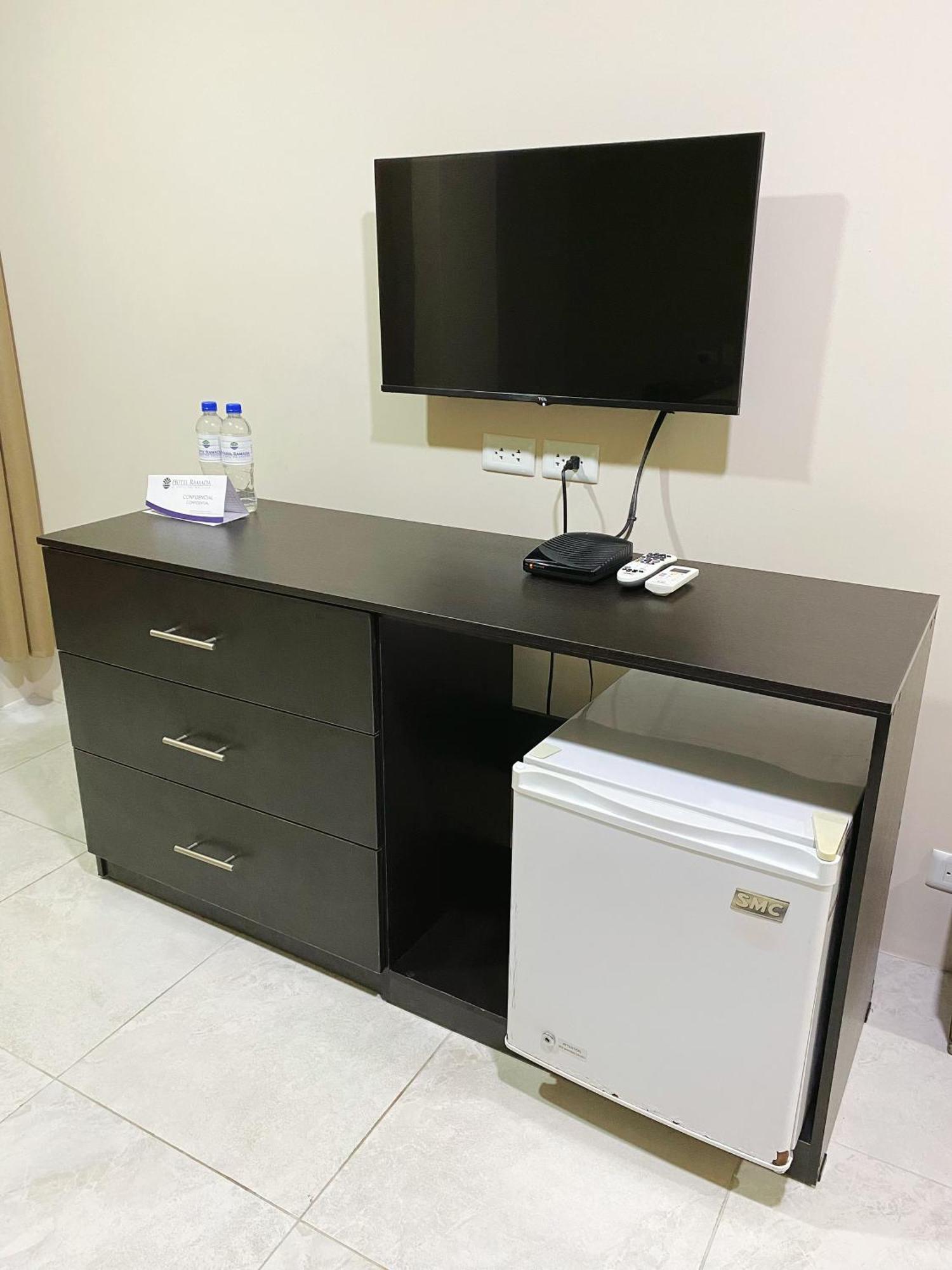 גוויאקיל Hotel Ramada מראה חיצוני תמונה