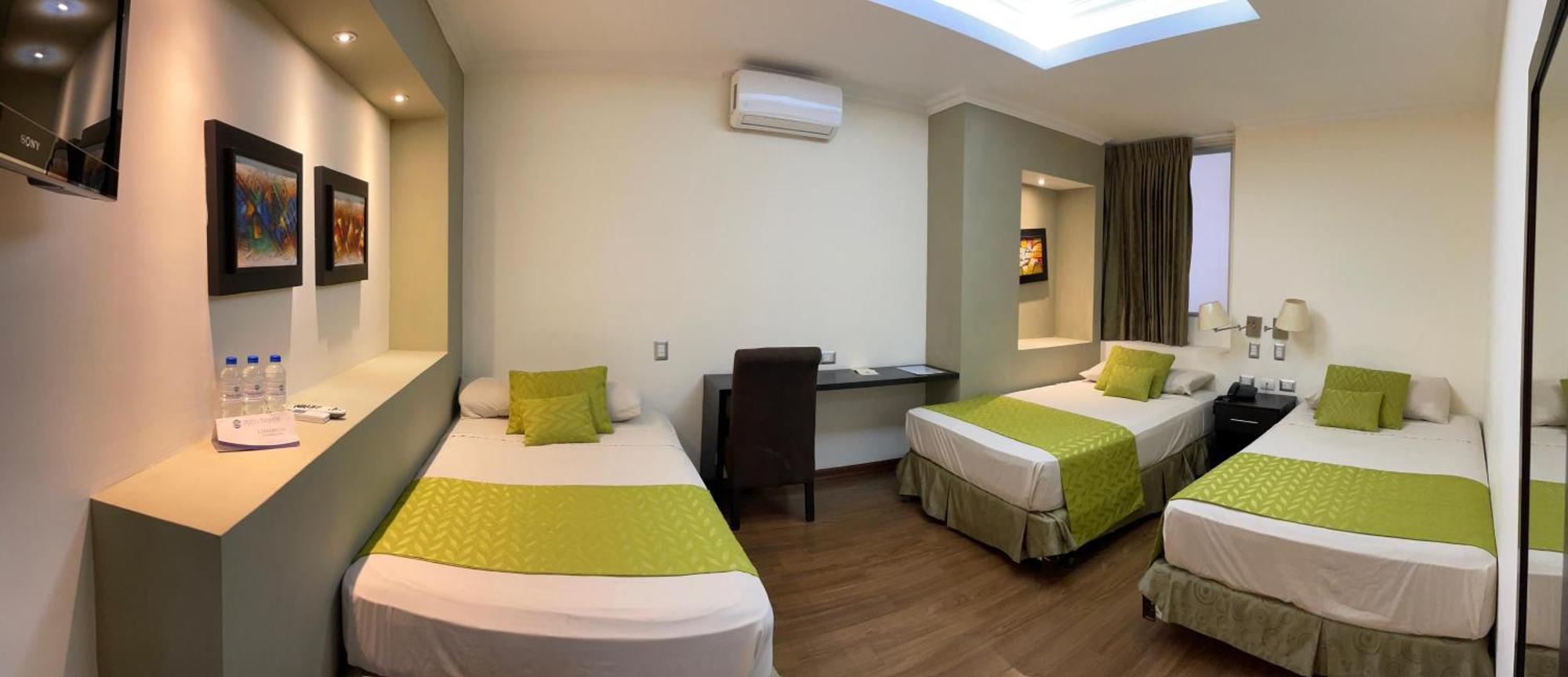 גוויאקיל Hotel Ramada מראה חיצוני תמונה